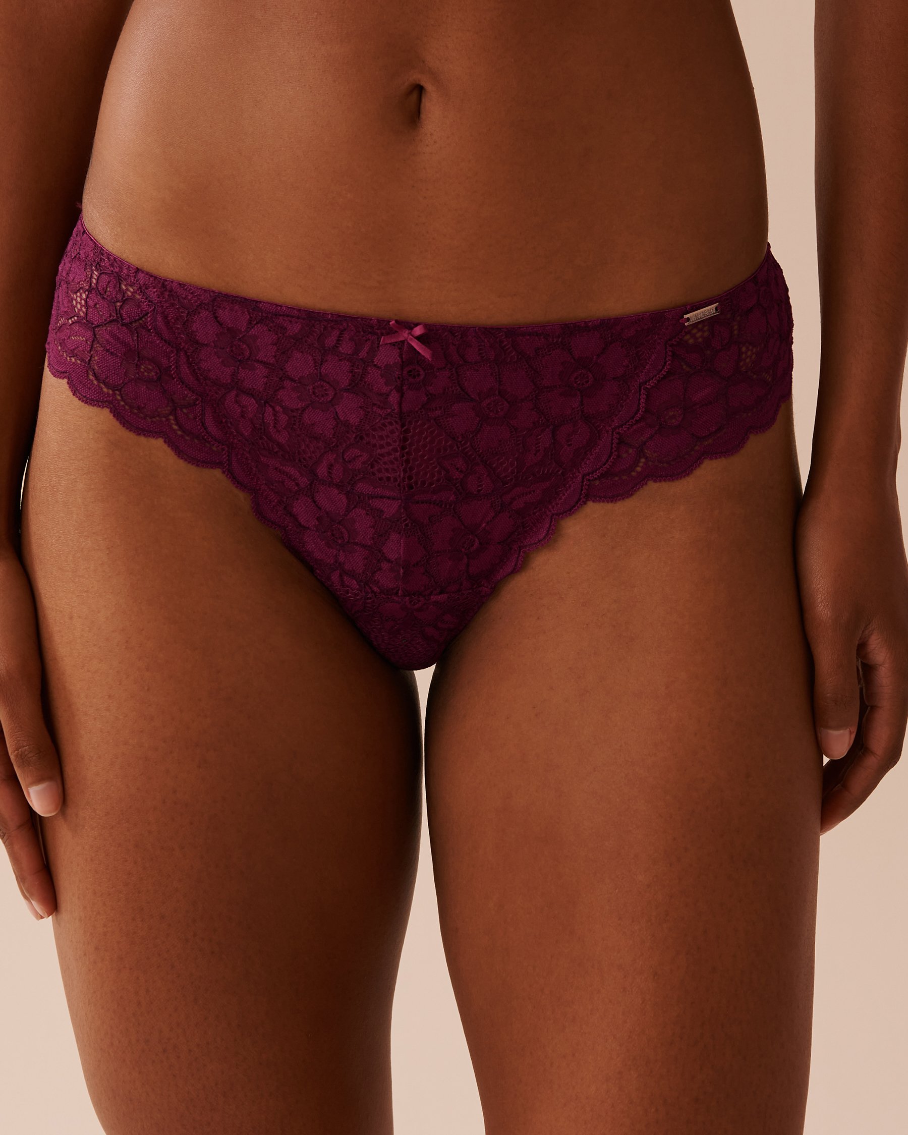 LA VIE EN ROSE Lace Thong Panty Plum 20300322 - View1