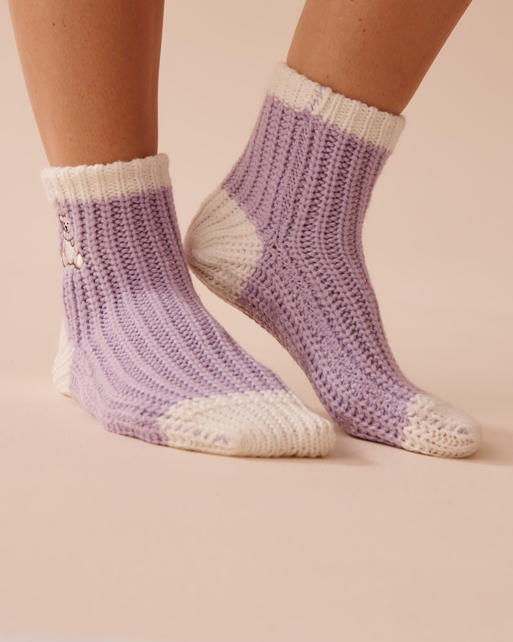 LA VIE EN ROSE Knitted Socks with Winter Embroidery Lilac 40700366 - View1