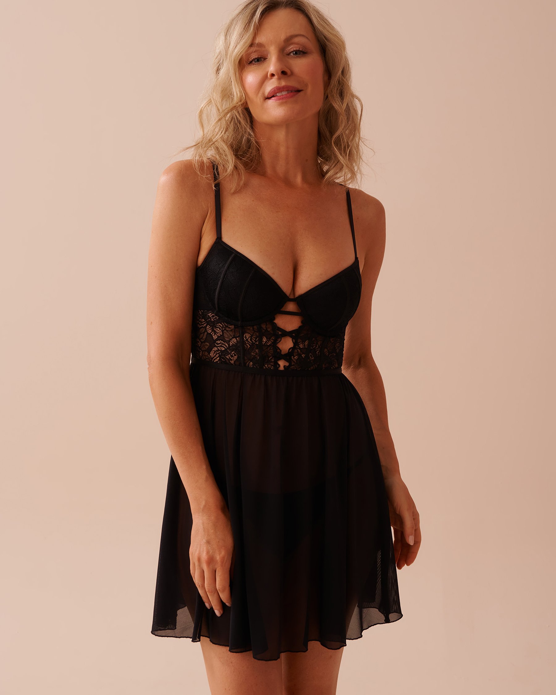 LA VIE EN ROSE 2-tone Lace and Mesh Plunge Nightie Classic Black 60500163 - View1