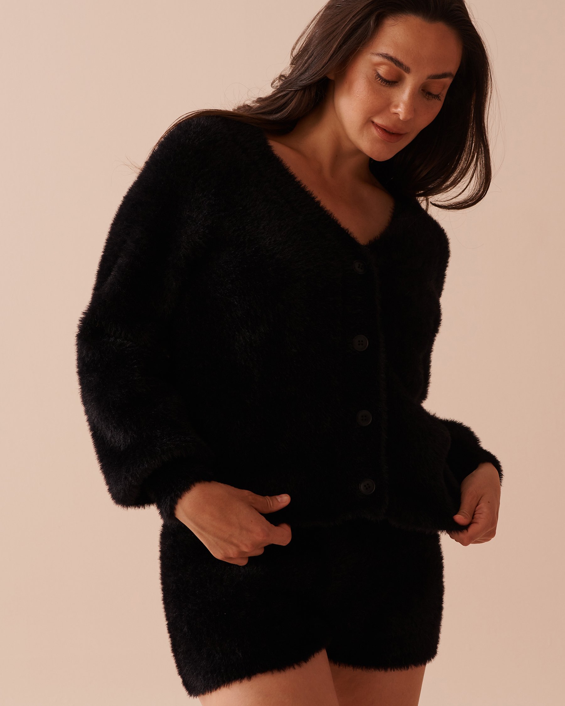 LA VIE EN ROSE Fluffy Cardigan Black 50100097 - View1