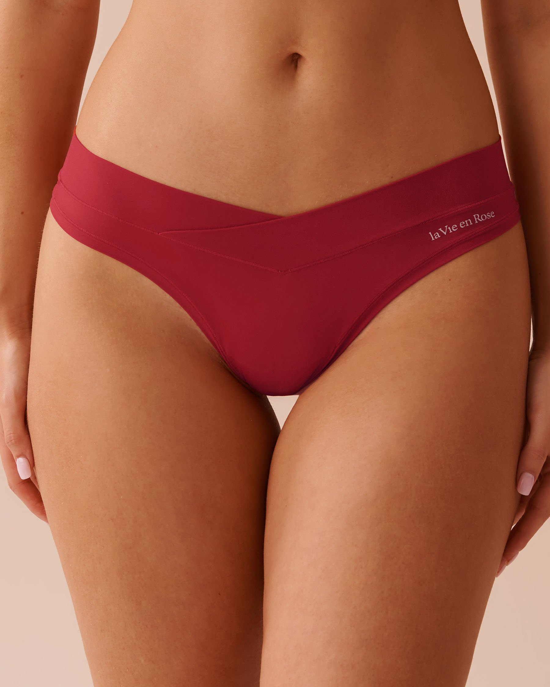 LA VIE EN ROSE Perfect Fit Thong Panty Candy Cane Red 20200554 - View1