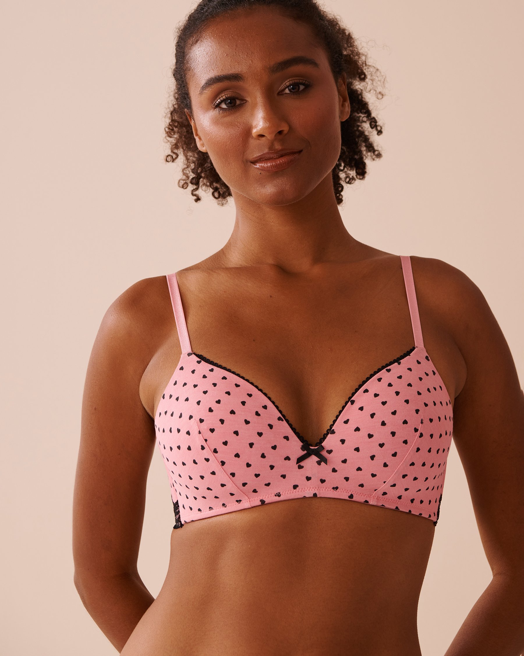 LA VIE EN ROSE Lightly Lined Wireless Modal and Lace Bra Pink/Black Hearts 10200453 - View1