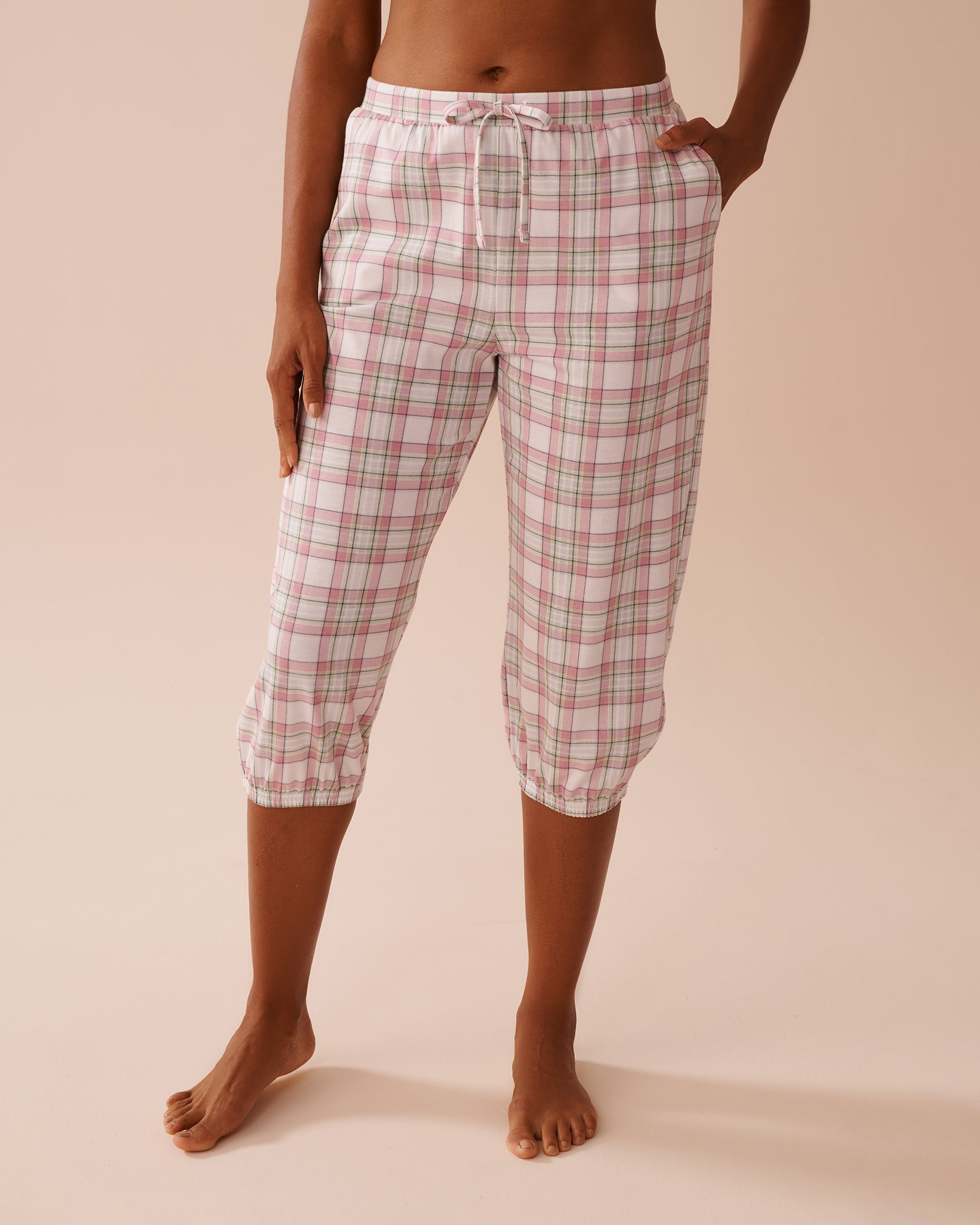 LA VIE EN ROSE Multicolour Plaid Cotton Fitted Capris Multicolour Plaid 40200683 - View1