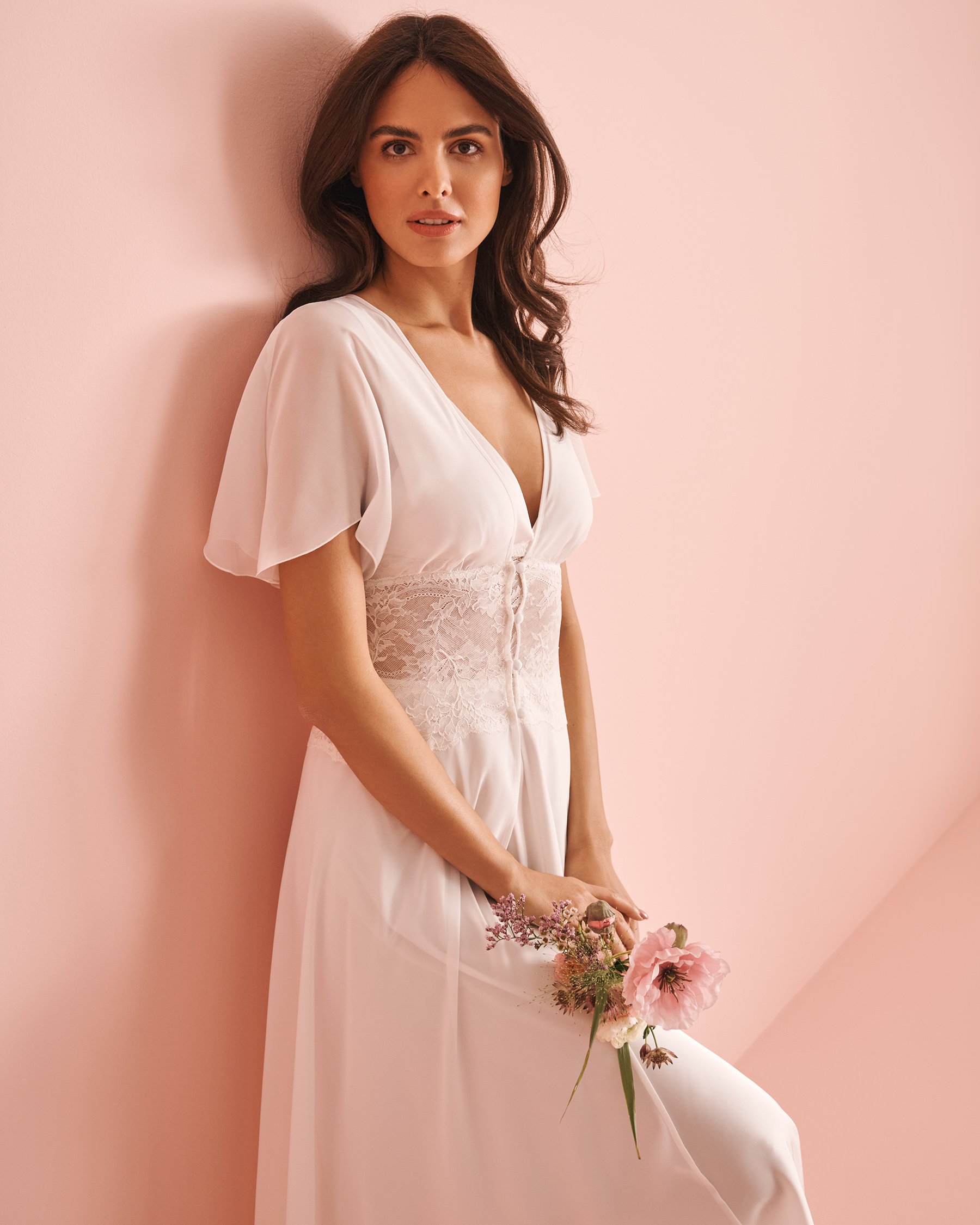 LA VIE EN ROSE Chiffon and Lace Open Front Nightie White 60500180 - View1