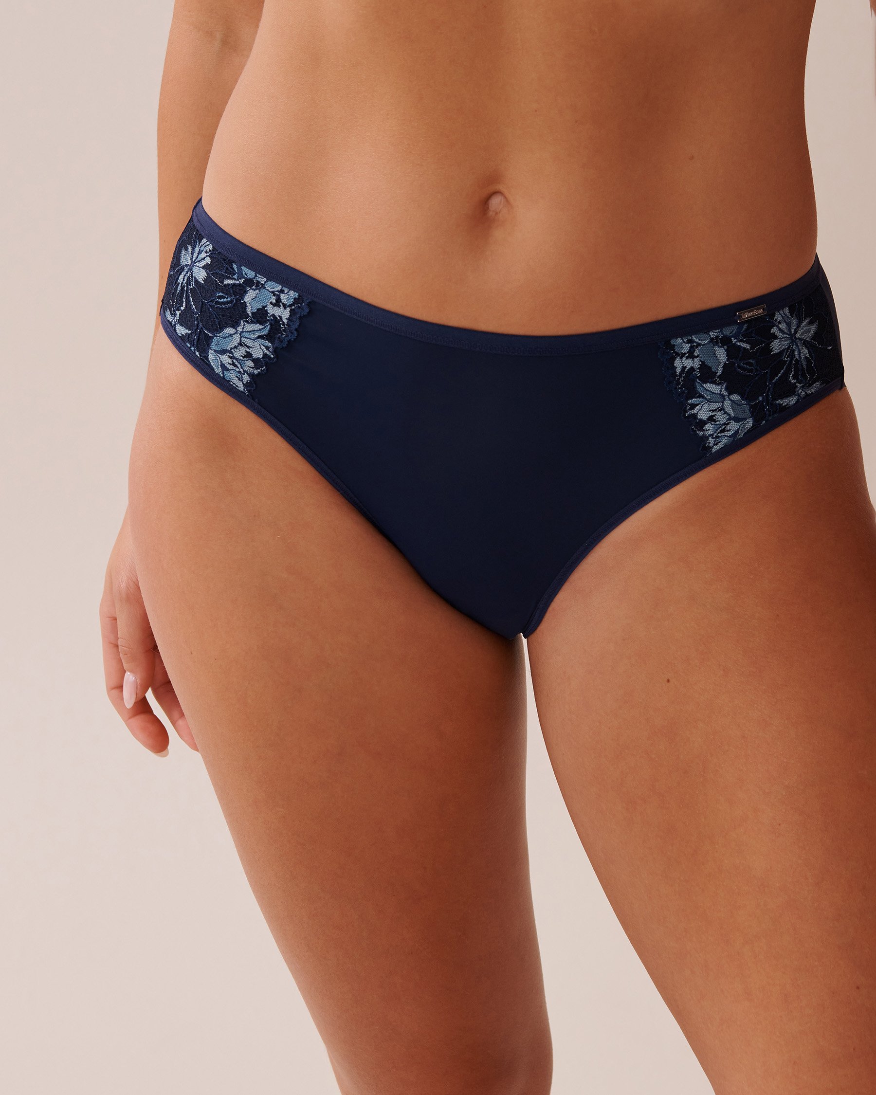 LA VIE EN ROSE Culotte bikini microfibre et dentelle dos lisse Bleu marine 20300389 - View1