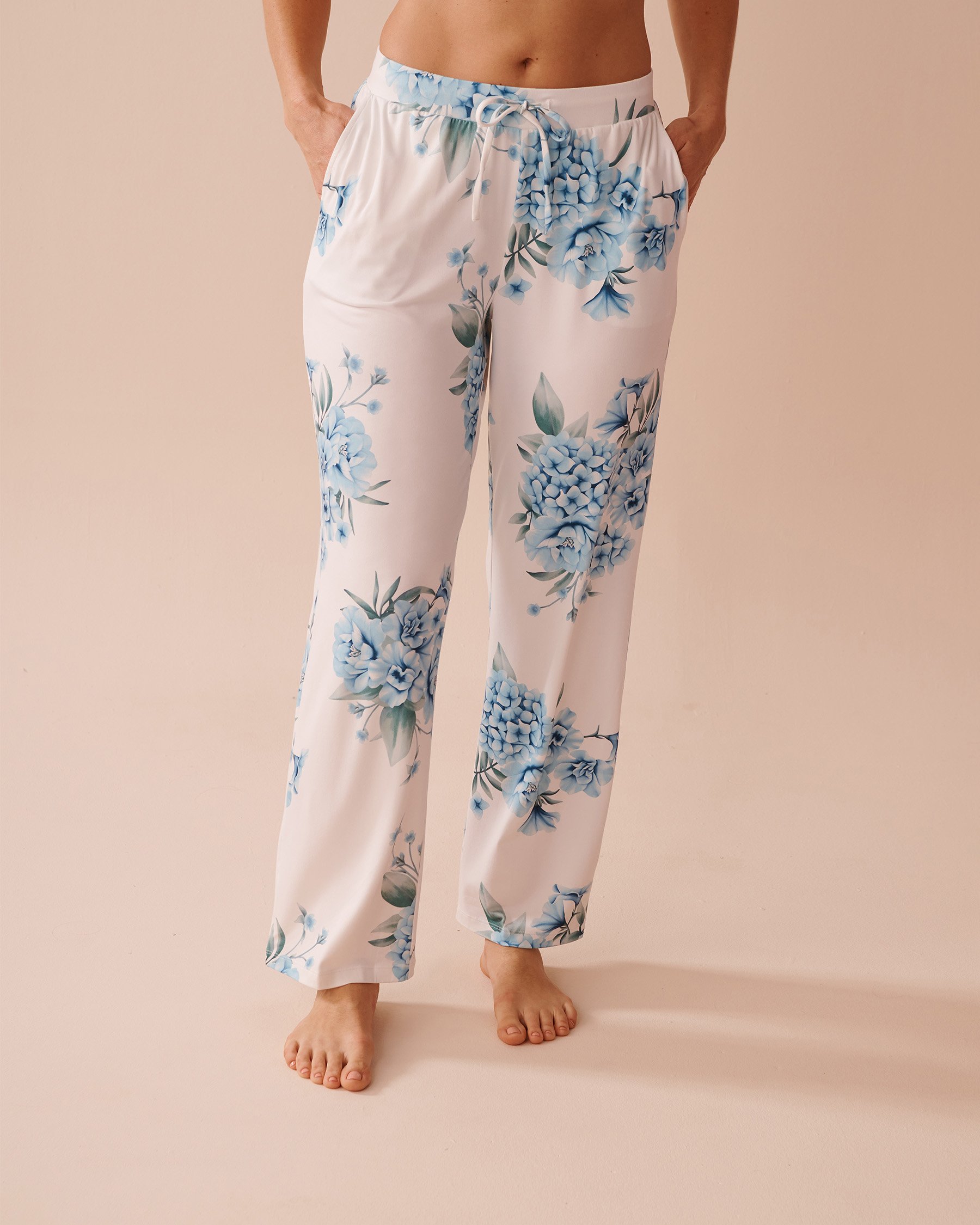 LA VIE EN ROSE Pantalon de pyjama ultra doux imprimé hortensia Jardin d'hortensias bleus 40200694 - View1