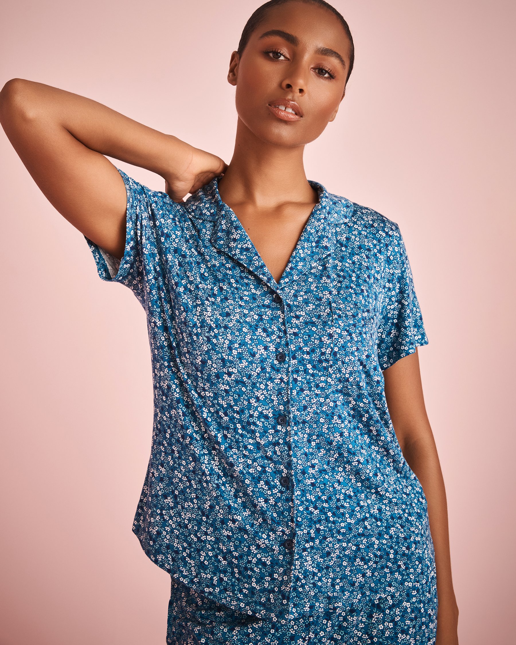 LA VIE EN ROSE Soft Jersey Short Sleeve Button-down Shirt Ditsy Blue Flowers 40100626 - View1