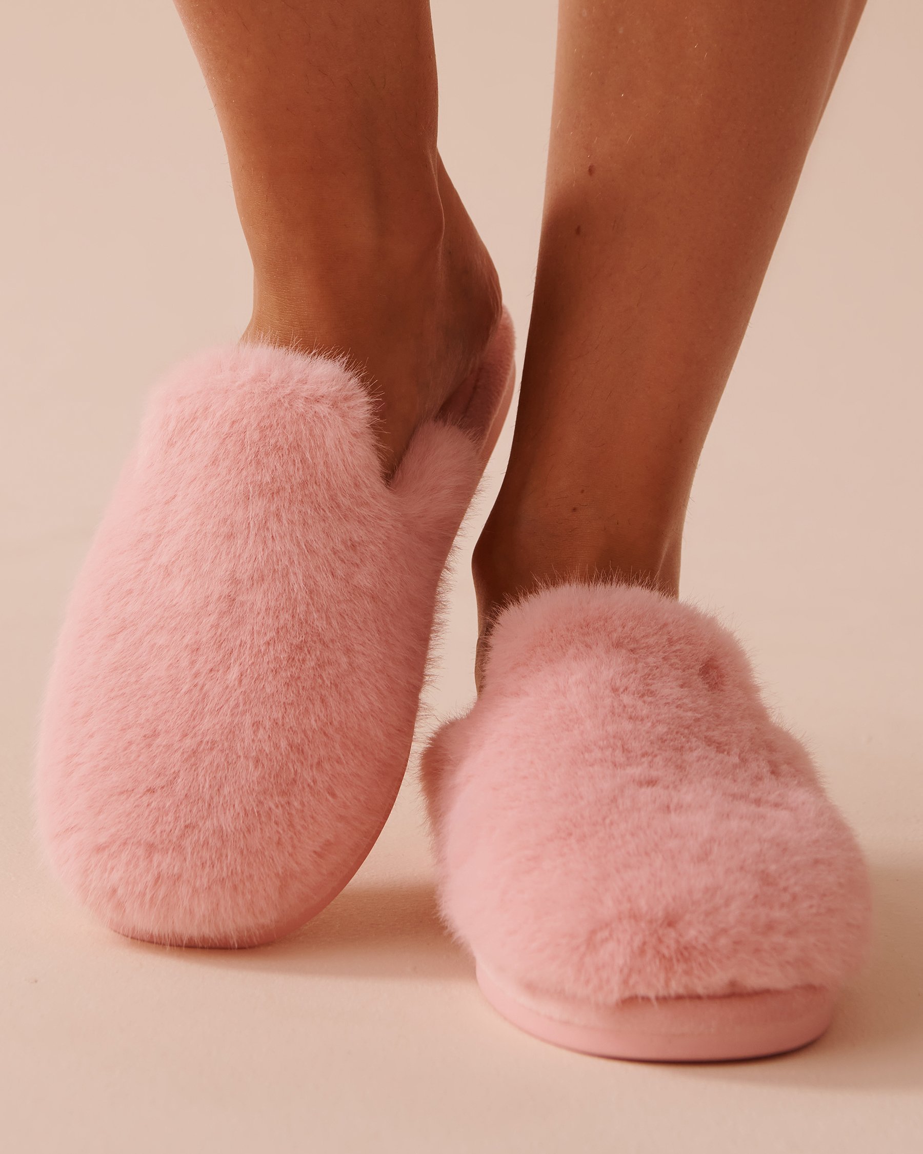 LA VIE EN ROSE Long Faux Fur Slippers Fairy Pink 40700356 - View1