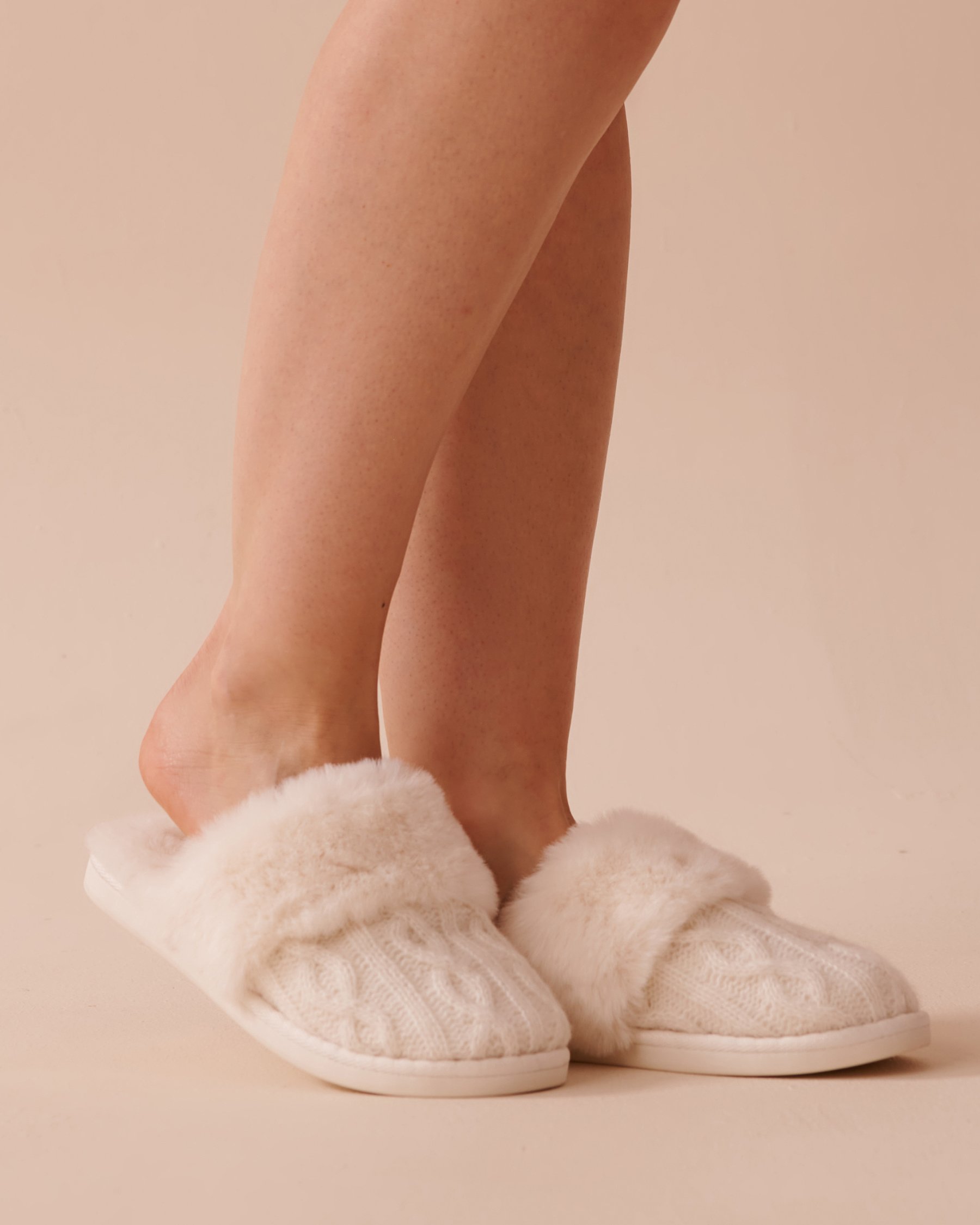 LA VIE EN ROSE Cable Knit and Faux Fur Slippers Snow White 40700364 - View1