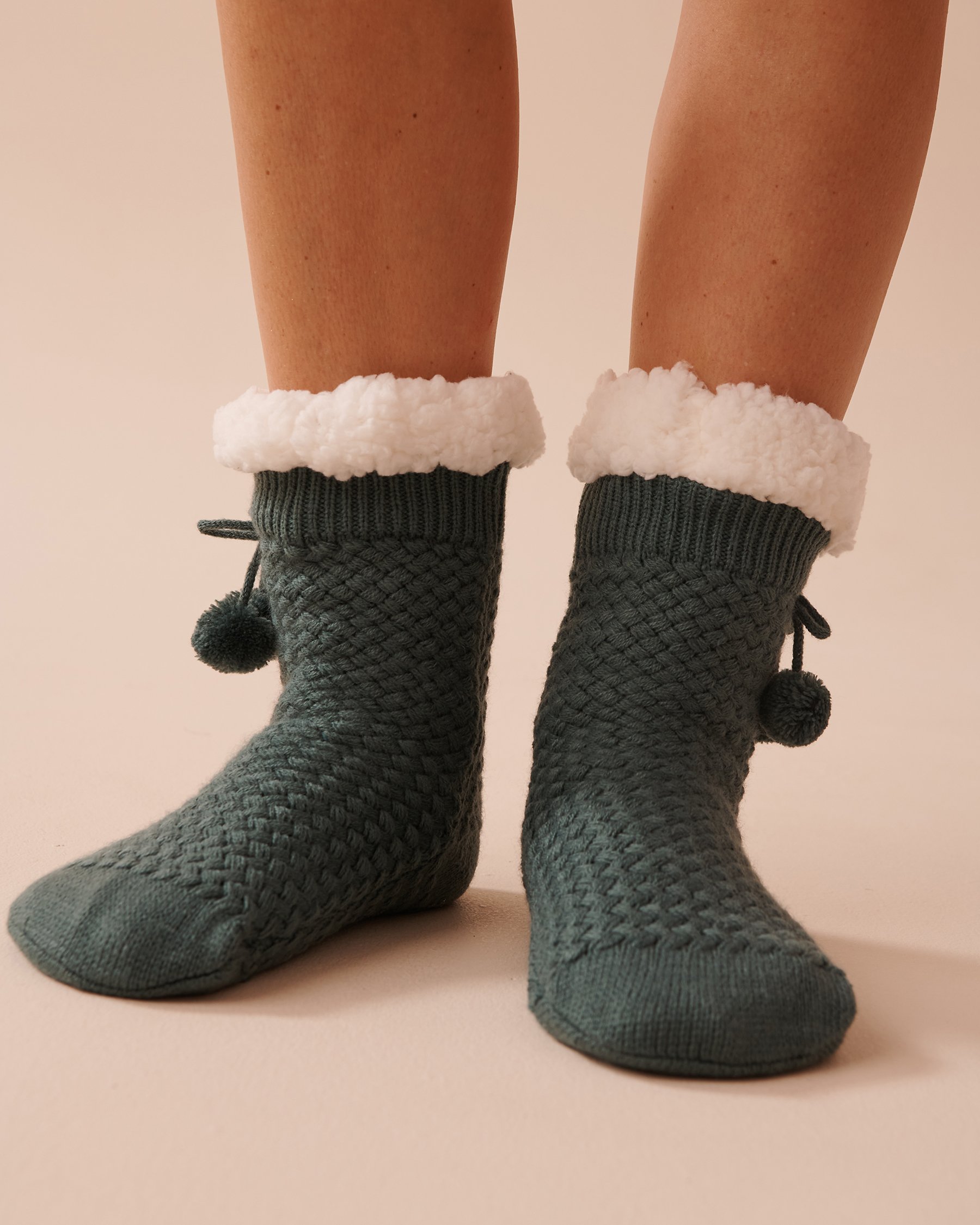 LA VIE EN ROSE Pompom Knit and Sherpa Socks Forest Green 40700365 - View1