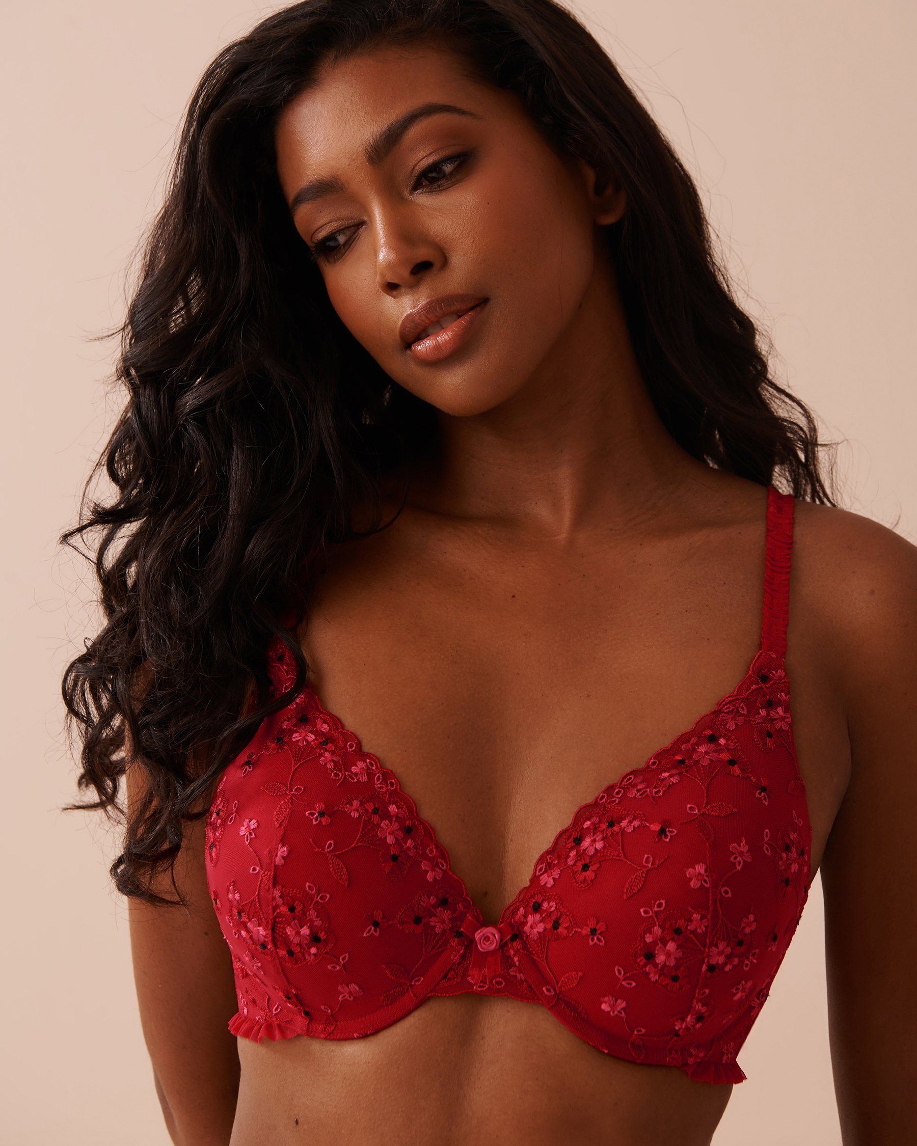 LA VIE EN ROSE Lightly Lined Memory Foam Floral Mesh Bra Candy Cane Red 10200441 - View1