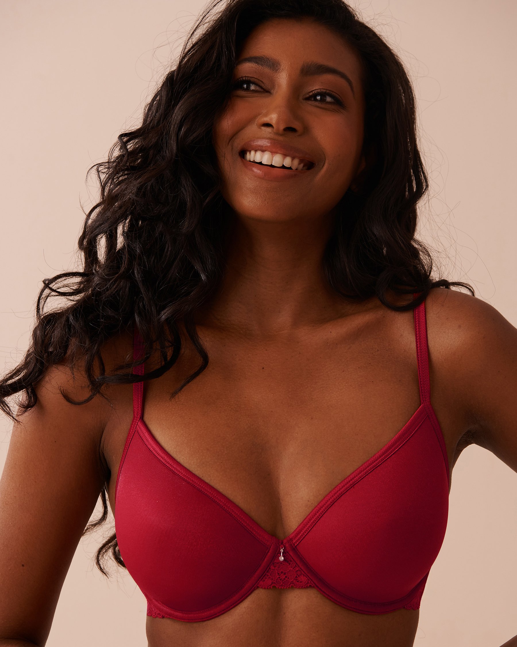 LA VIE EN ROSE Lightly Lined Spacer Foam Sparkling Microfiber Bra Candy Cane Red 10200445 - View1