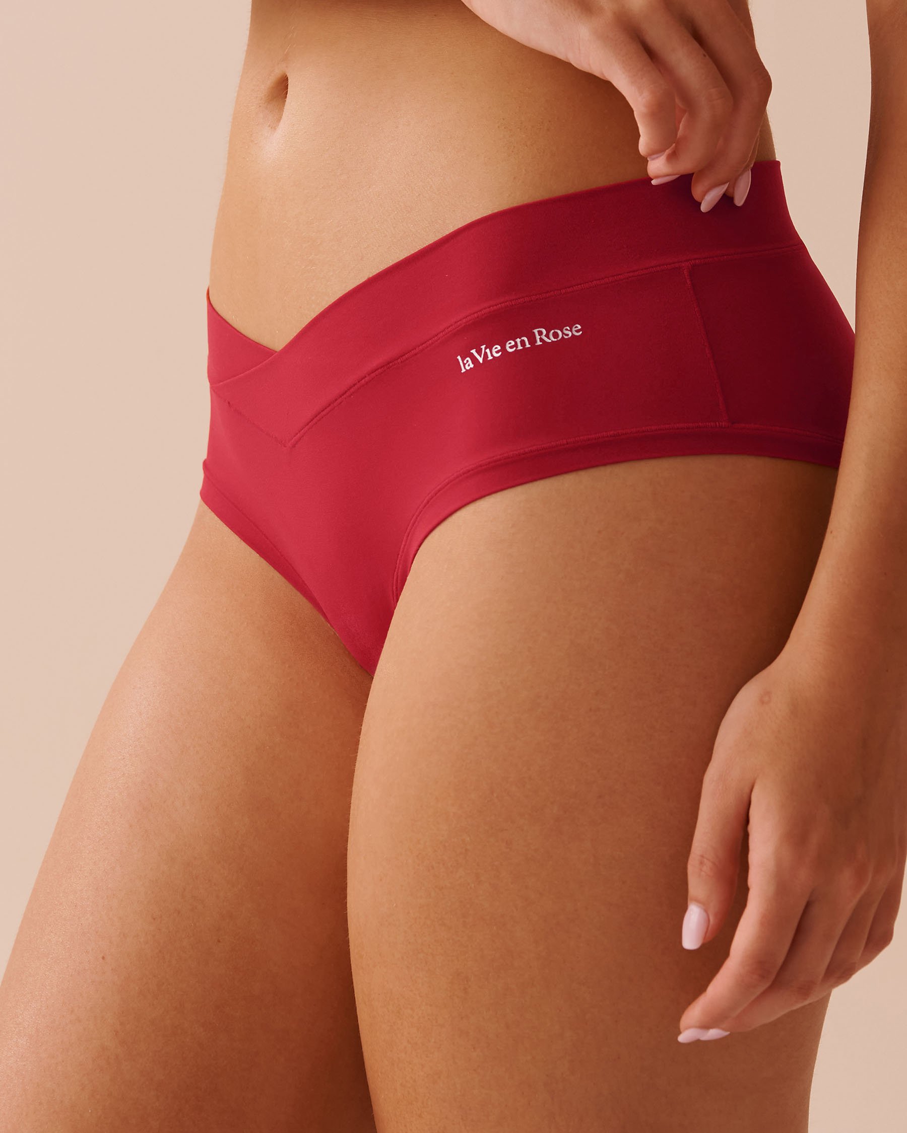 LA VIE EN ROSE Perfect Fit Hiphugger Panty Candy Cane Red 20200556 - View1